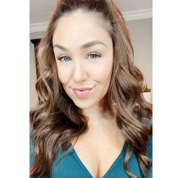 Meet your Posher, Jessica - Picture 1 of 1